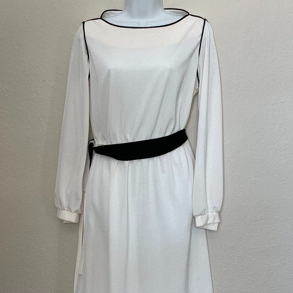 Long Sleeve Cream Dress - Picture 2 of 3